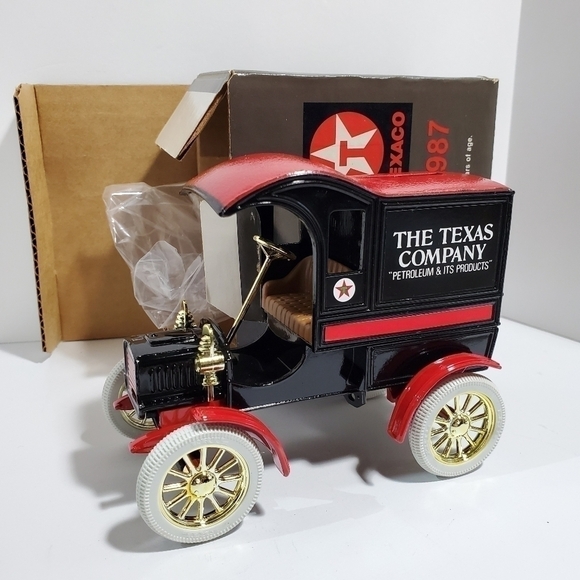 Die Cast Texaco 1905 Ford Delivery Car locking coin bank w/key - Picture 1 of 10